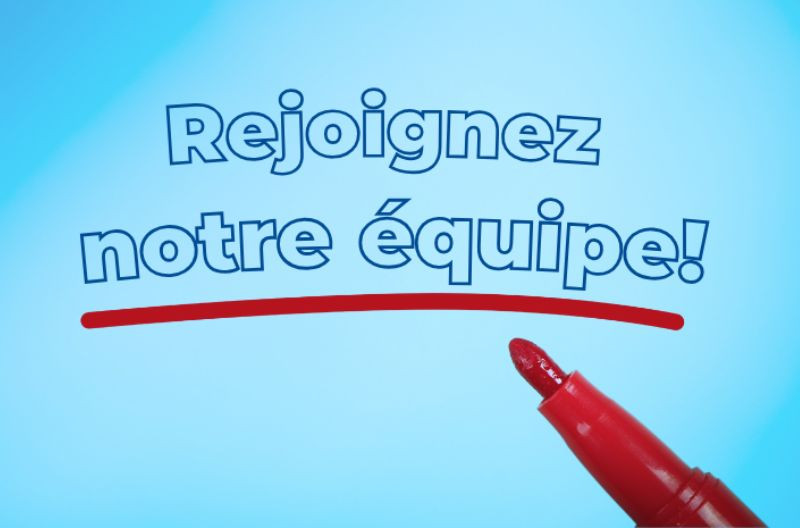 Un fond bleu clair avec la phrase « Rejoignez notre équipe ! » écrite en lettres bleues en gras avec un soulignement rouge. Un marqueur rouge est positionné en bas à droite, comme s’il venait de tracer le soulignement.